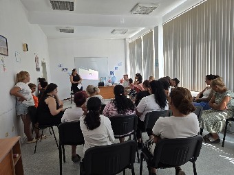 Thematic Meetings with Parents Continue